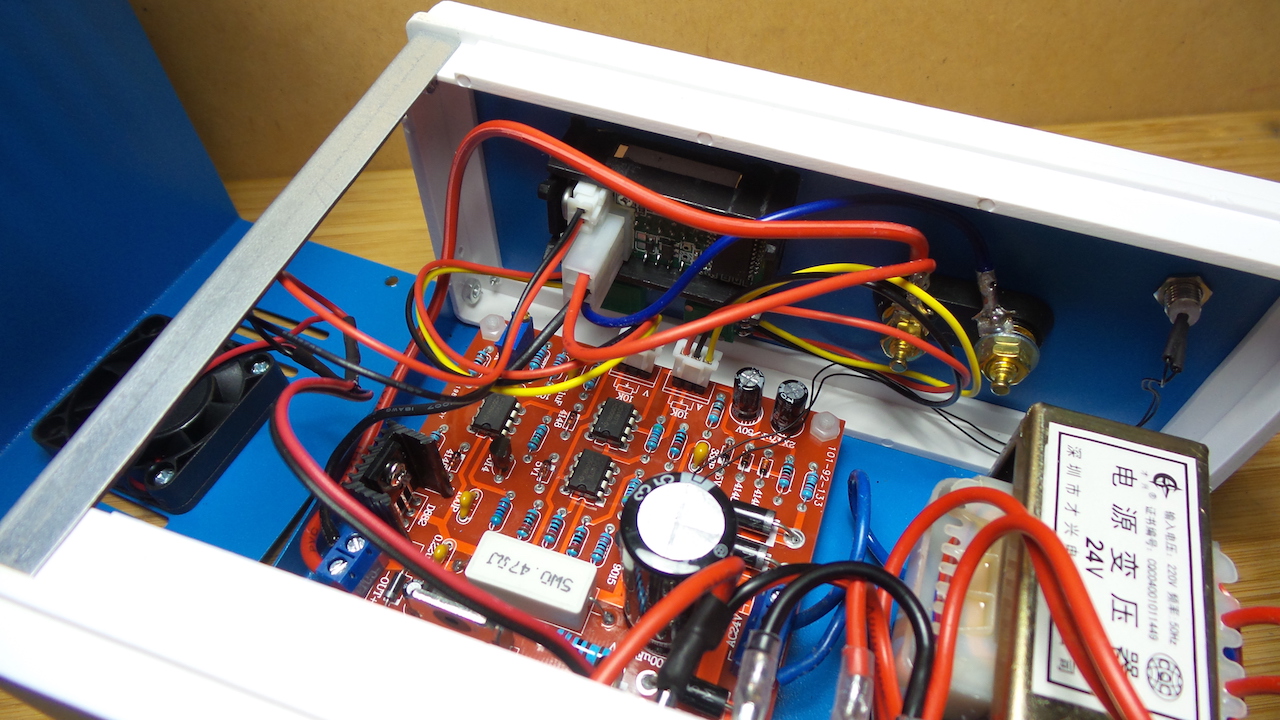 AdjustablePowerSupplyKit_build_internal_front